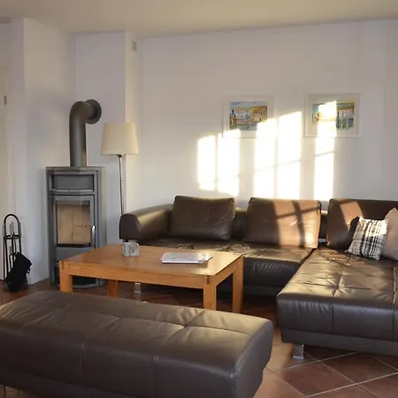 Insel Landhaus Bernstein Holiday home *